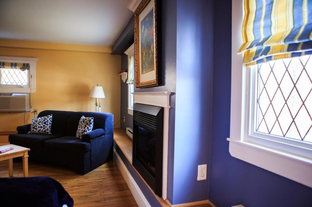 Bed and Breakfast Leaside Manor Сент-Джонс Экстерьер фото
