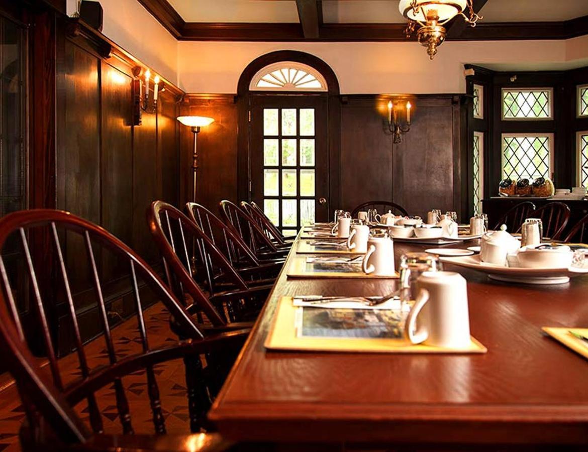 Bed and Breakfast Leaside Manor Сент-Джонс Экстерьер фото