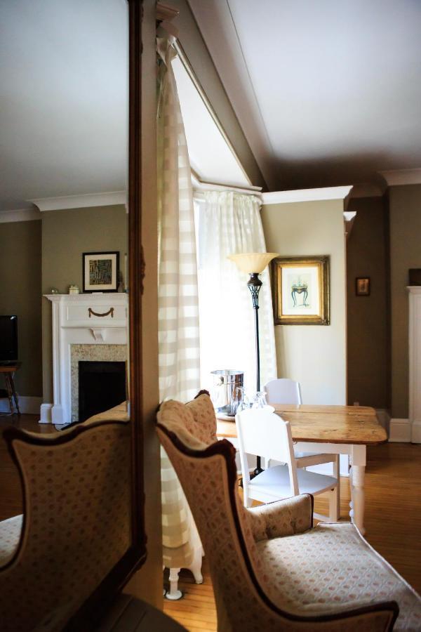 Bed and Breakfast Leaside Manor Сент-Джонс Экстерьер фото