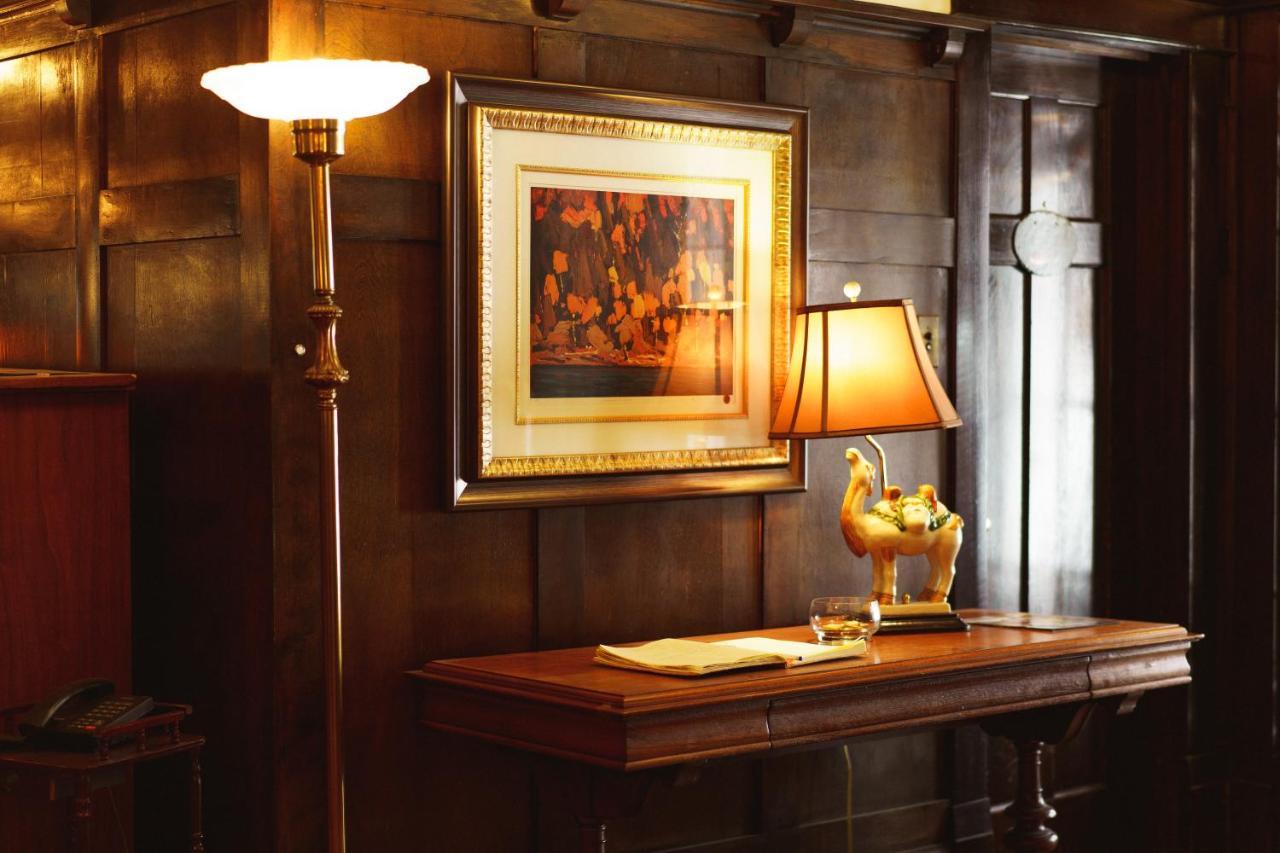 Bed and Breakfast Leaside Manor Сент-Джонс Экстерьер фото