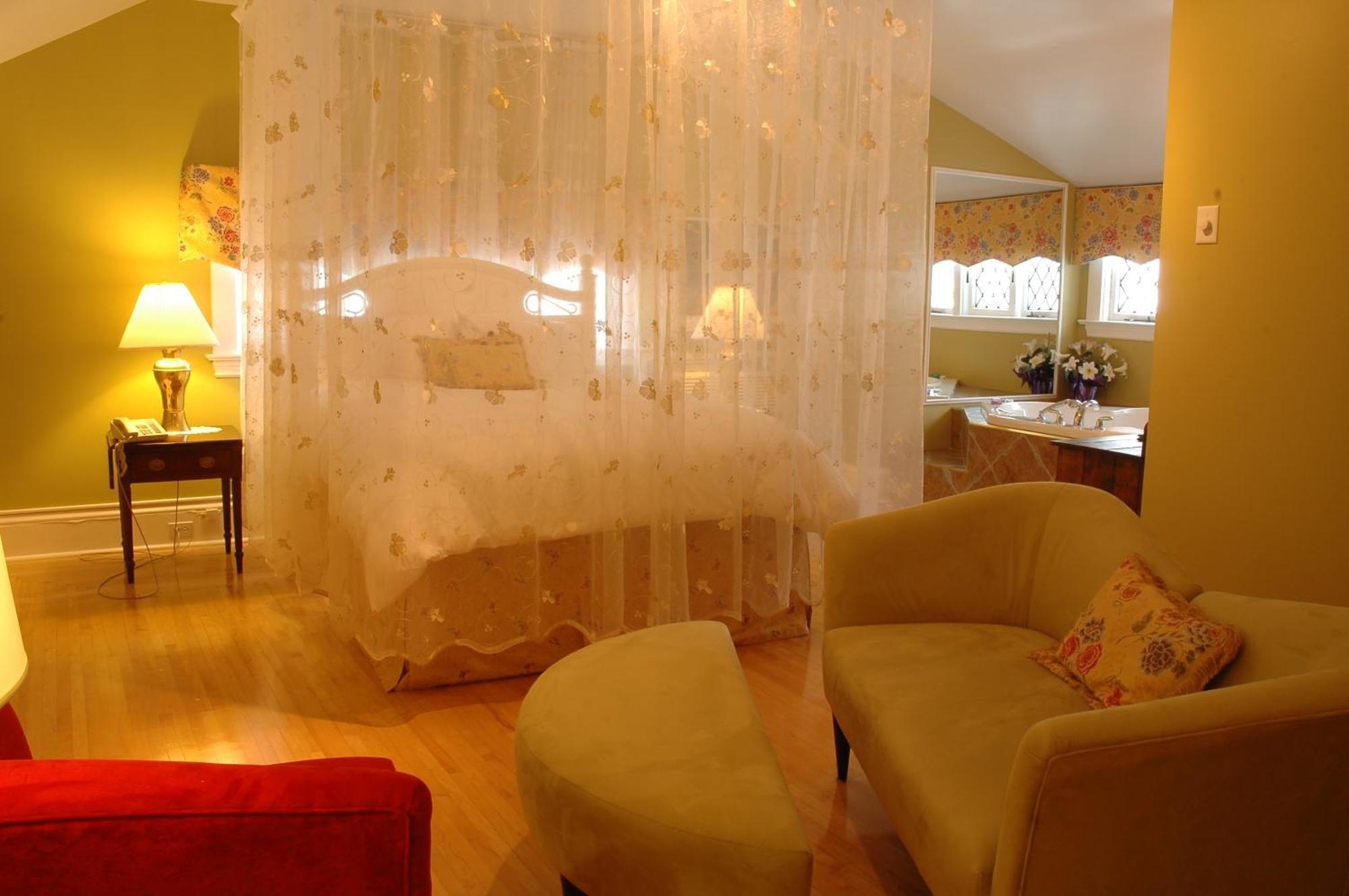 Bed and Breakfast Leaside Manor Сент-Джонс Экстерьер фото