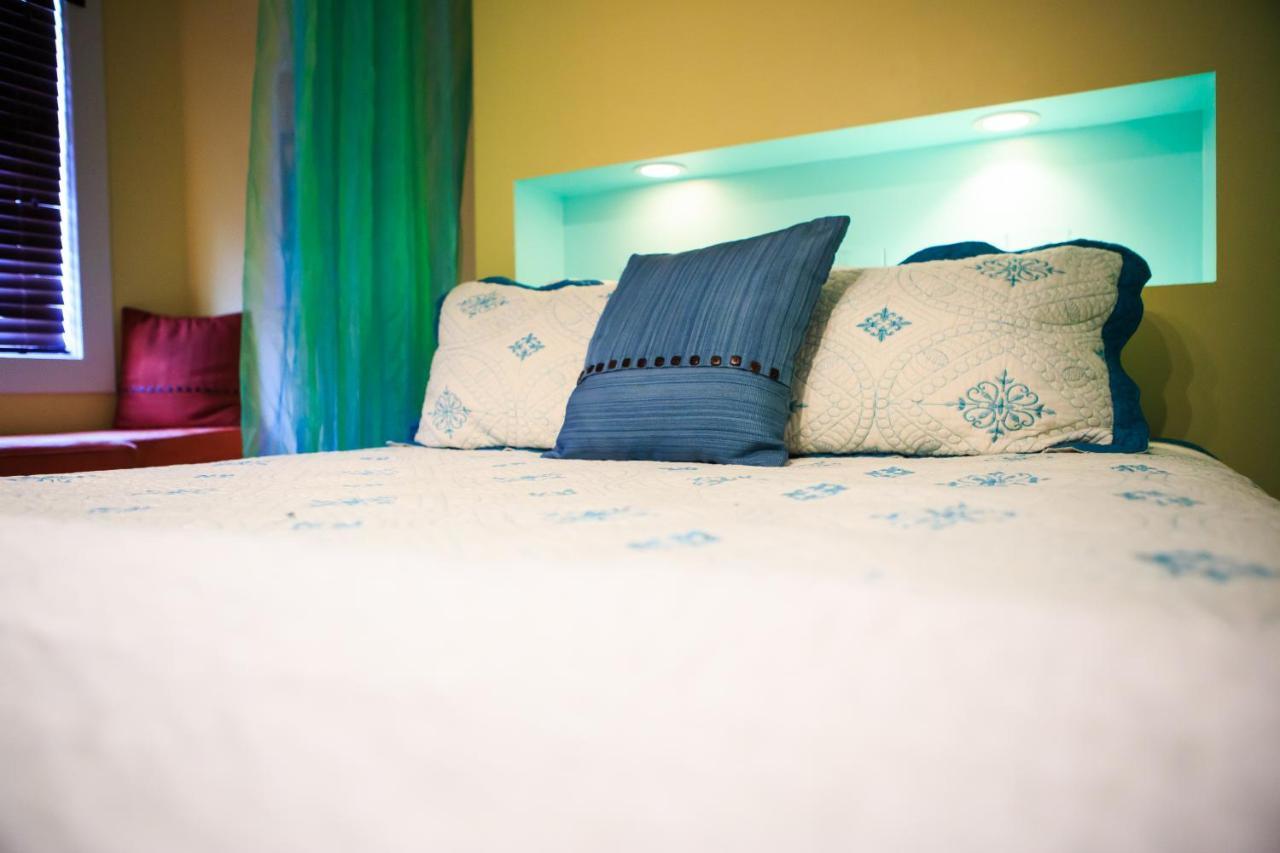 Bed and Breakfast Leaside Manor Сент-Джонс Экстерьер фото